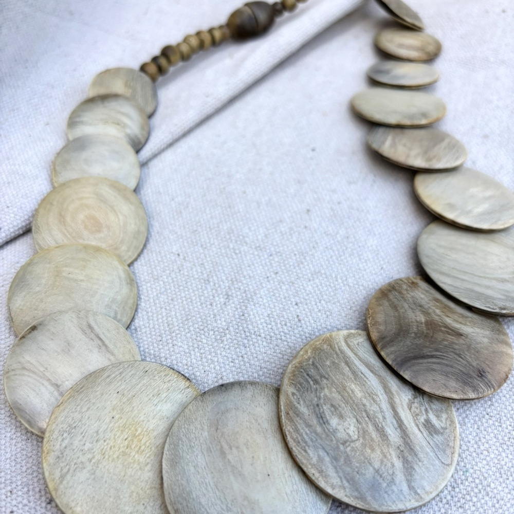 Vintage Bohemian MCM Mid Century Polished Blonde Wood‎ Disc Beaded Necklace - Picture 2 of 9